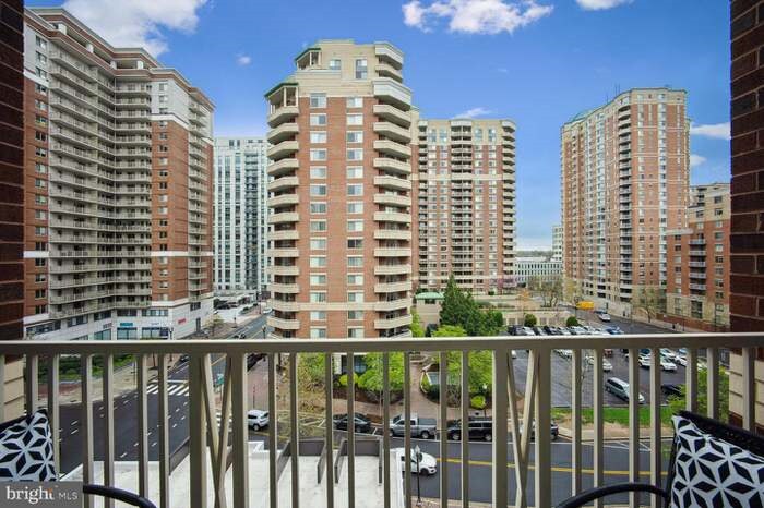 Building Photo - 880 N Pollard St