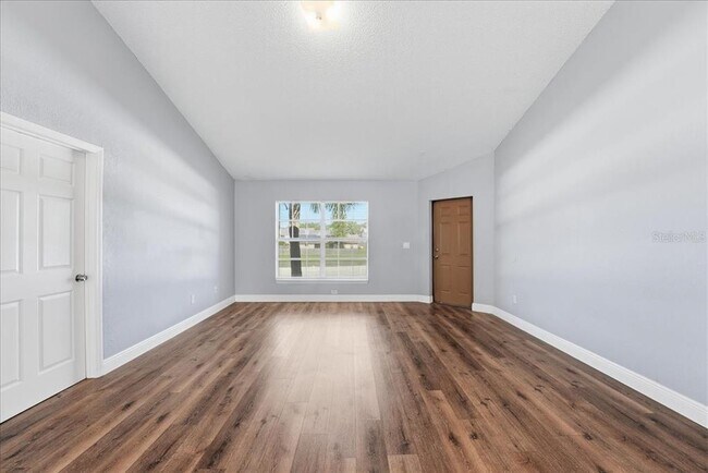 Building Photo - 3651 N Goldenrod Rd