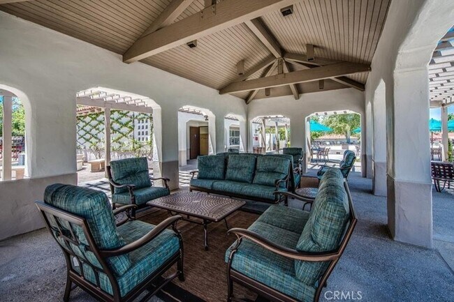 Building Photo - 205 Montana Del Lago Dr