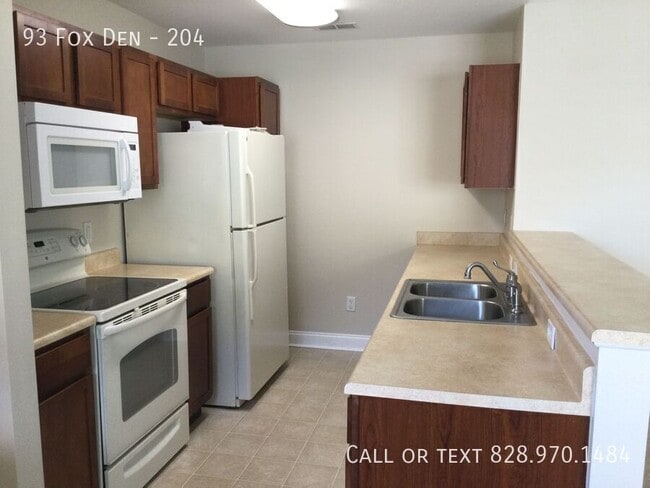 Building Photo - 93 Foxden Dr