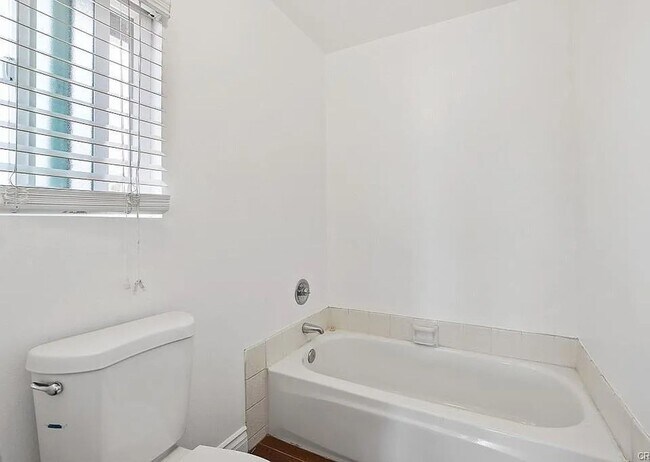 Building Photo - 27 Columbus