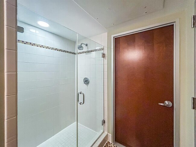 Building Photo - 800 Brazos St