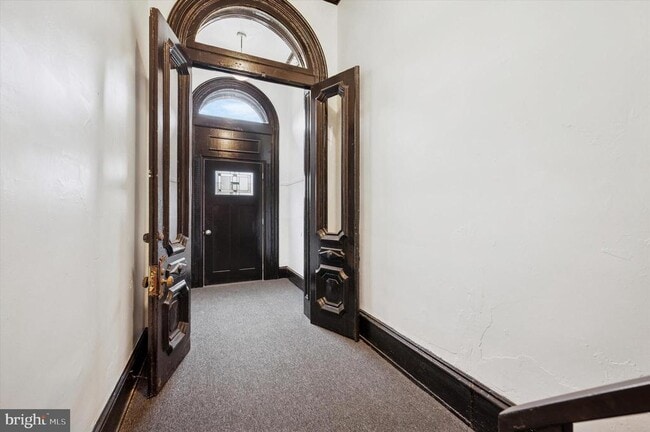 Building Photo - 1637 W Girard Ave