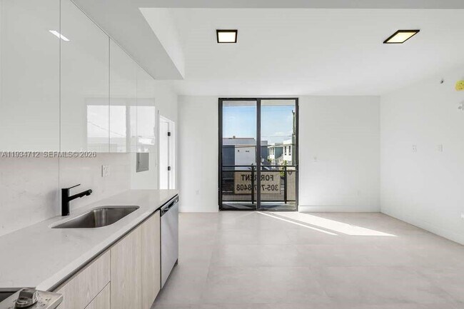 Building Photo - 1547 NW 2nd St