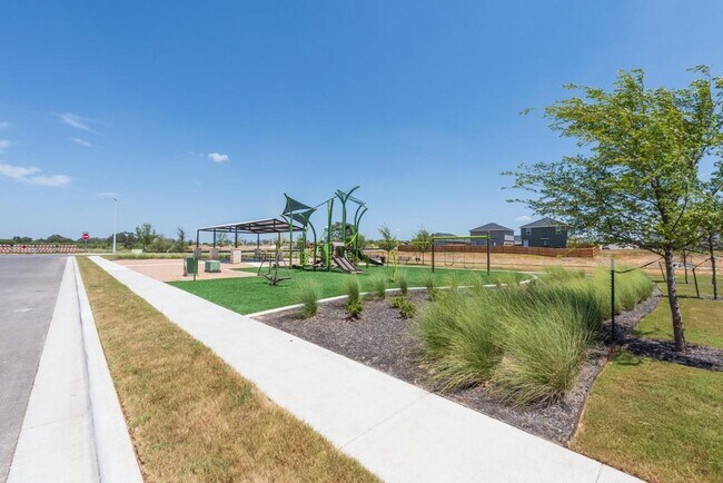 Building Photo - 2115 Windflower Ln