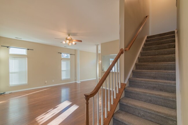 Building Photo - Lovely 2 car garage home in Charlotte