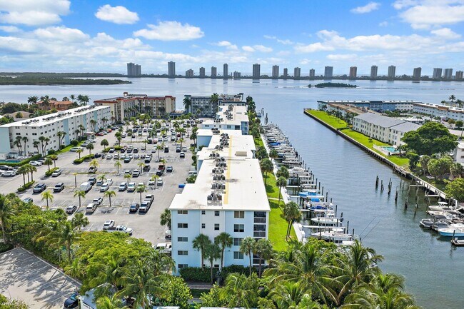 Building Photo - 108 Paradise Harbour Blvd