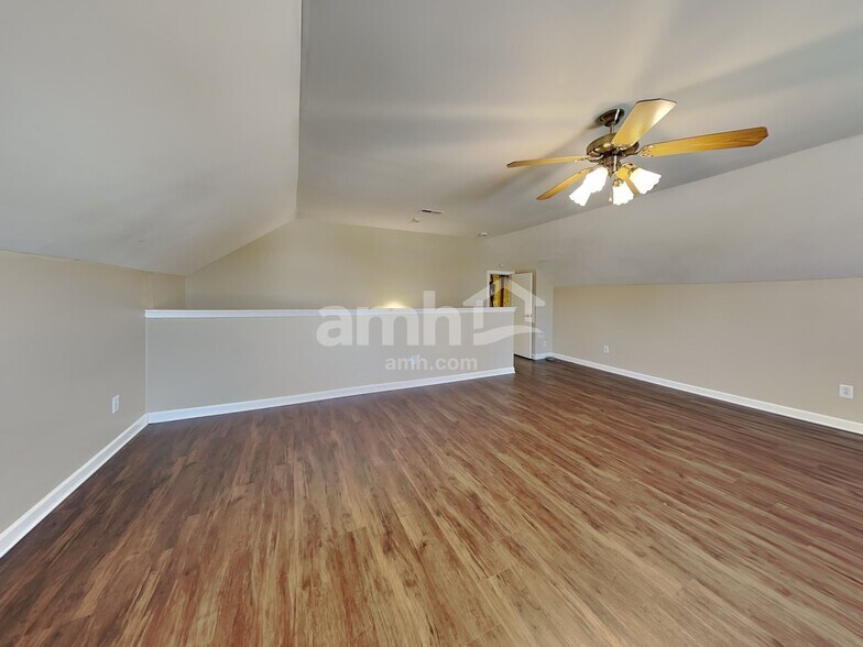 Building Photo - 1039 Saddle Wood Dr