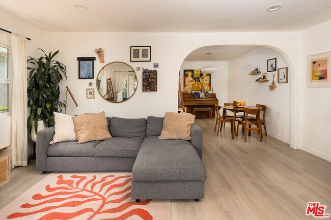 Building Photo - 4540 Catalpa St