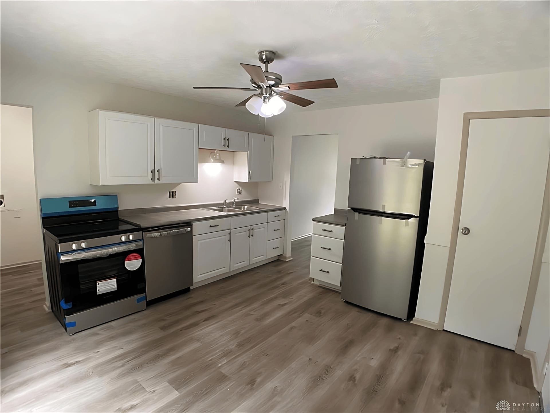 Kitchen - 341 Halifax Dr