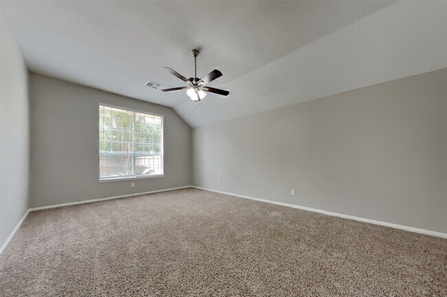 Building Photo - 2606 Spring Chase Dr