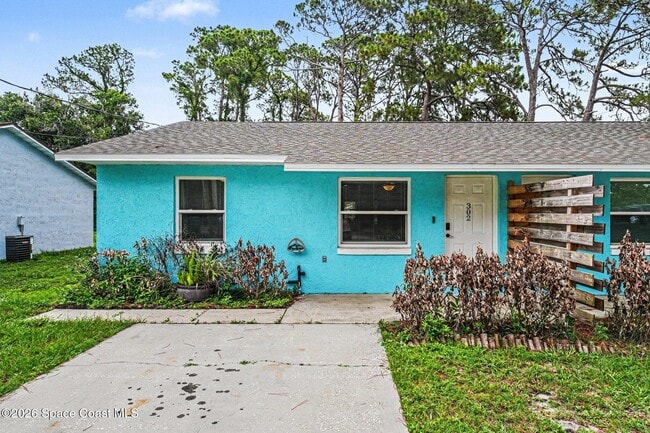 Building Photo - 302 Palm Ave