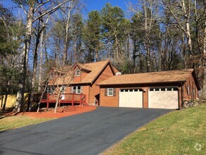Building Photo - 48 N Rowe Rd