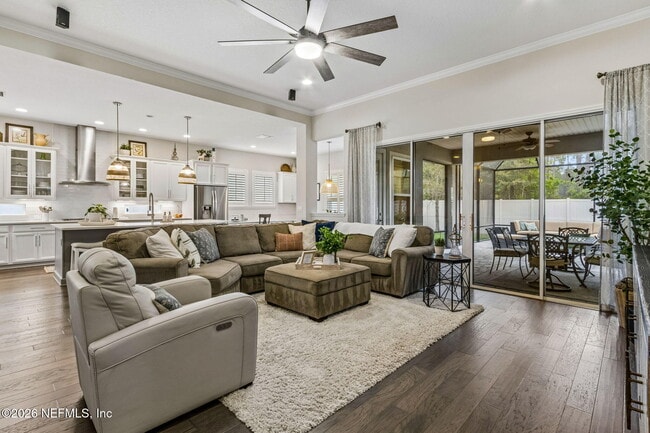 Building Photo - 209 Manor Ln