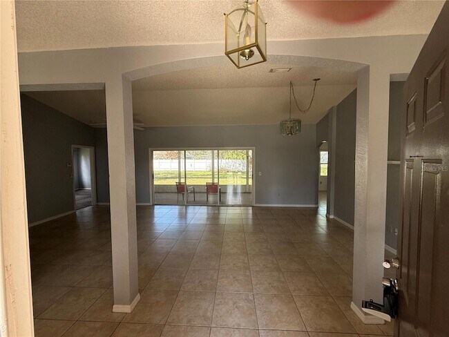 Building Photo - 106 Freeport Ln