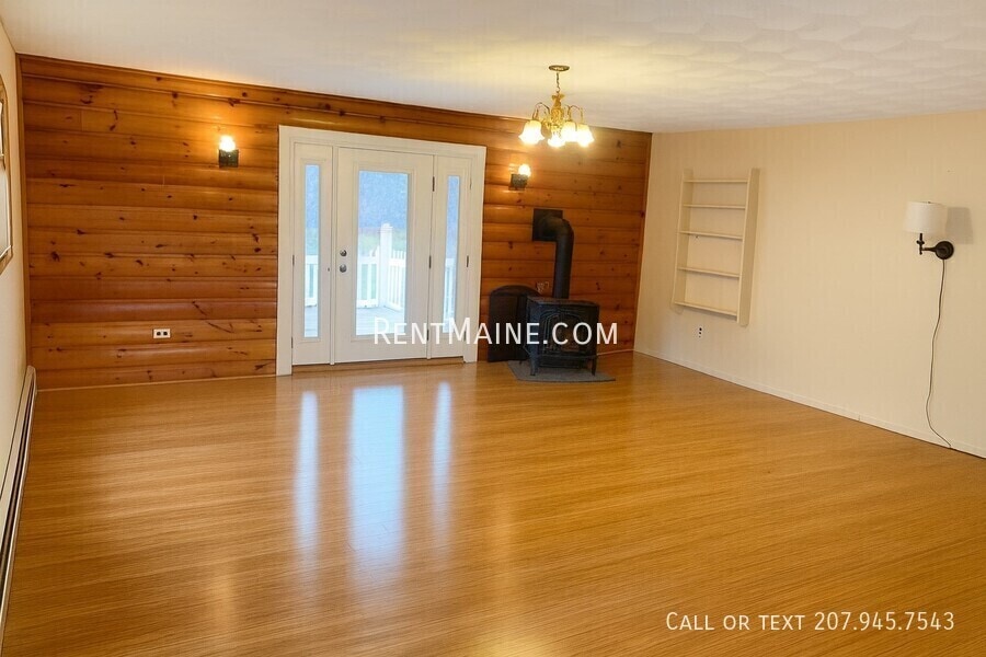 Building Photo - 619 Main Rd