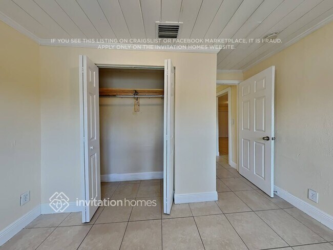 Building Photo - 314 SW 4th Ave