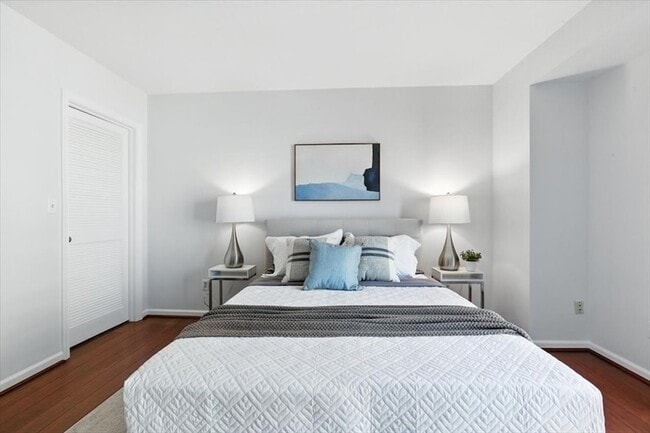 Building Photo - 197 8th St