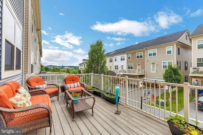 Building Photo - 11882 Country Squire Way