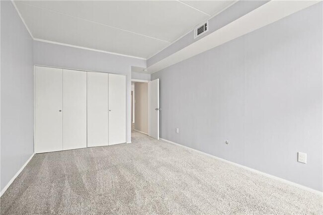 Building Photo - 5841 Morrowfield Ave
