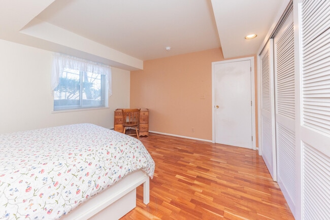 Building Photo - 1915 Geddes Ave