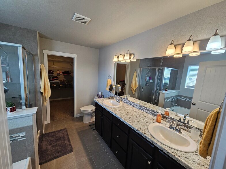 Building Photo - 8127 Burl Wood Dr