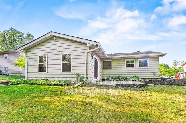 Building Photo - 924 Tradewind Dr