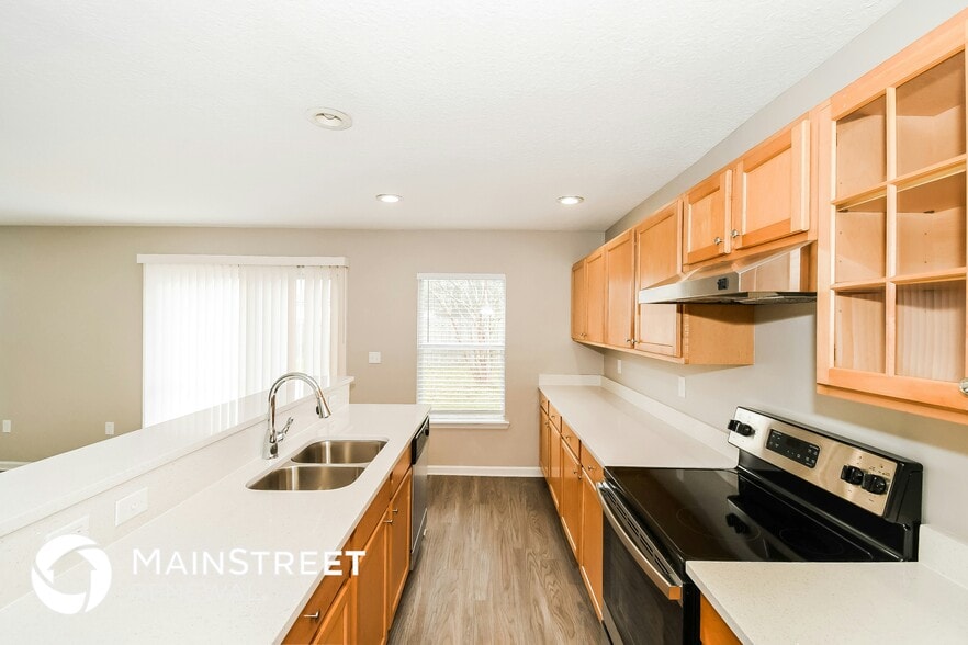 Building Photo - 11533 Brian Lakes Dr N