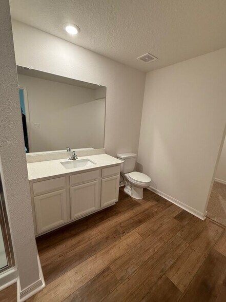 Building Photo - 15 Rivera Ln