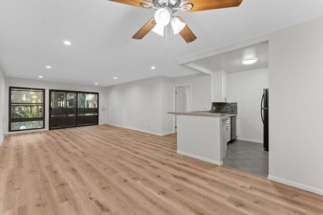 Building Photo - 8650 Gulana Ave