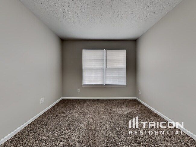 Building Photo - 8140 Carina Dr