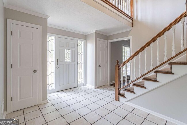 Building Photo - 736 Singley Dr