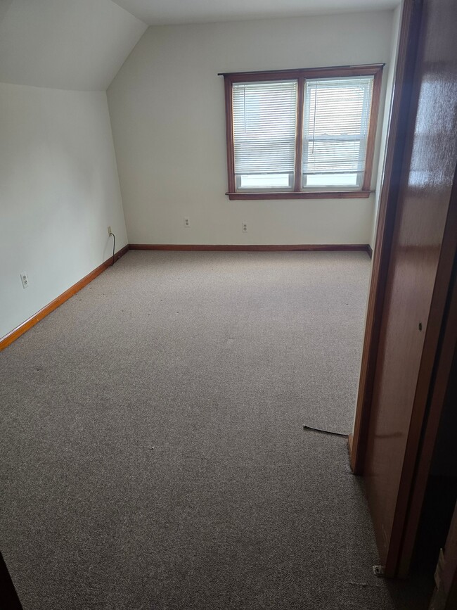 Building Photo - 18 Ryle Ave