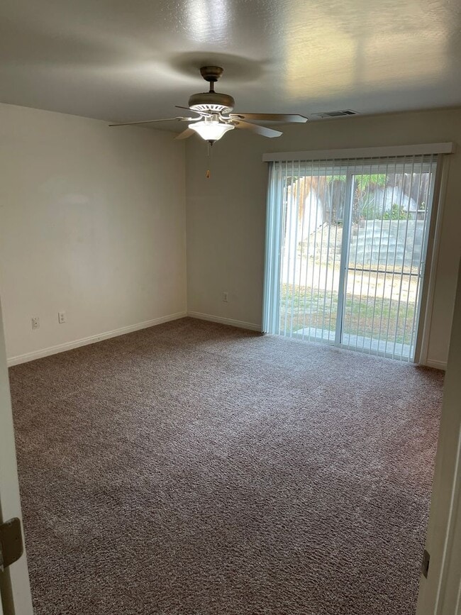 Building Photo - Beautiful 3 bed 2 bath Home in Rosedale!