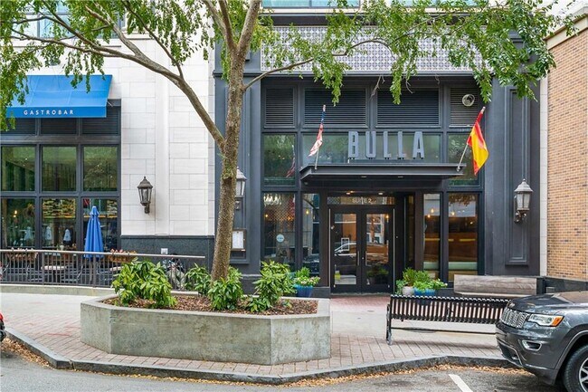 Building Photo - 1080 Peachtree St NE