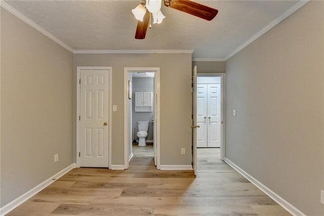 Building Photo - 3876 Meadow Creek Dr