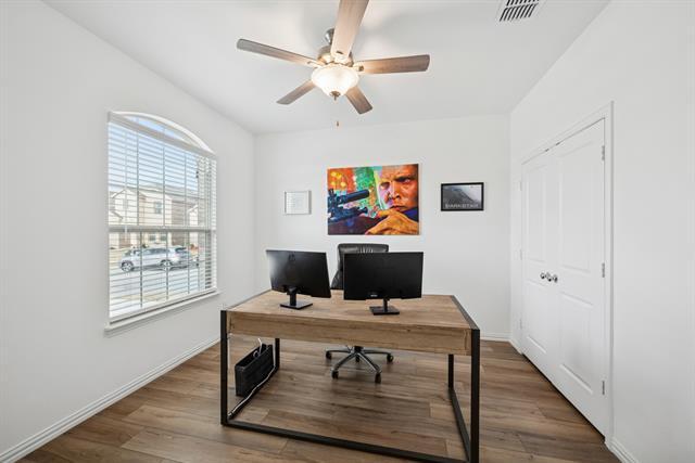 Building Photo - 10040 Thornapple Rd