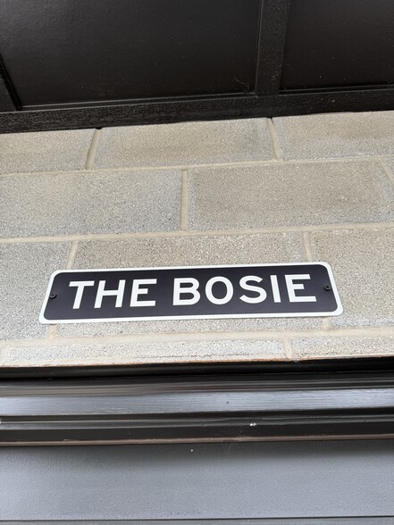 Welcome home - 100 Textile Ct