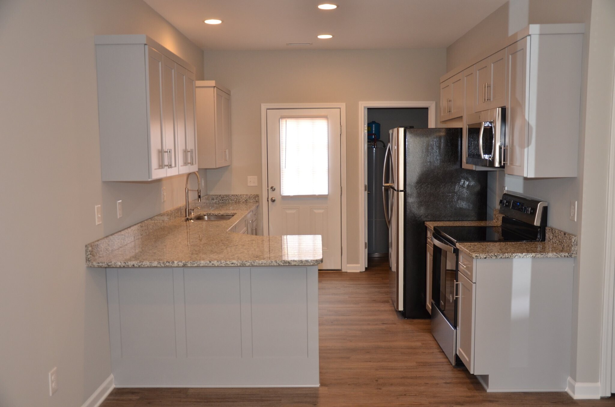 Building Photo - 2265 9th Ave Pl NE