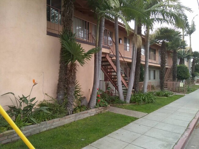 Building Photo - 3150 E 4th St