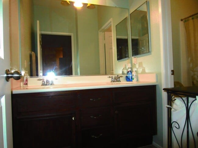 Building Photo - 1751 Watercrest Way