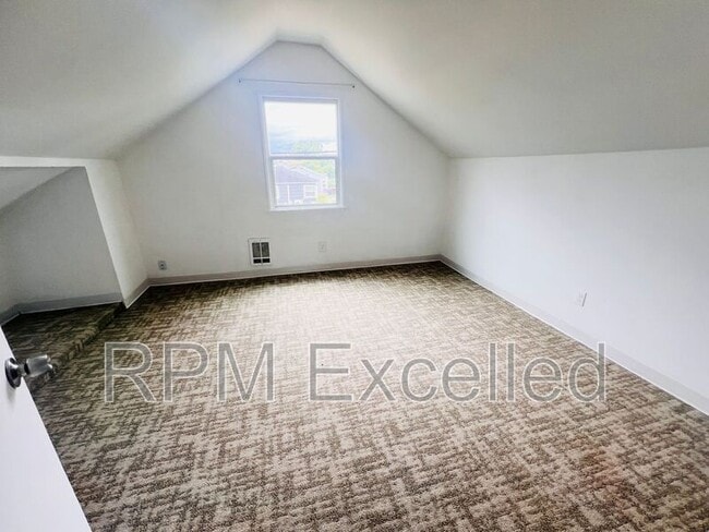Building Photo - 841 S MacArthur St