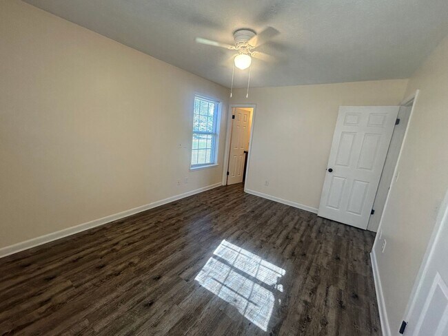 Building Photo - 712 Michigan Ave