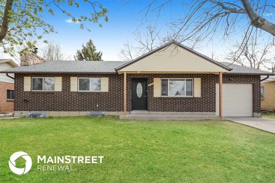 Primary Photo - 5522 Carson St