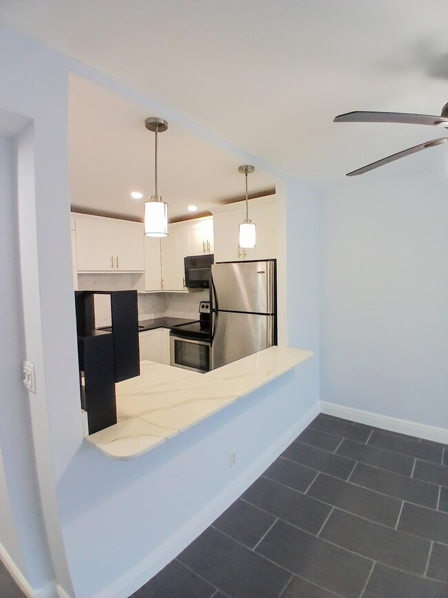 Building Photo - 1830 Embassy Dr