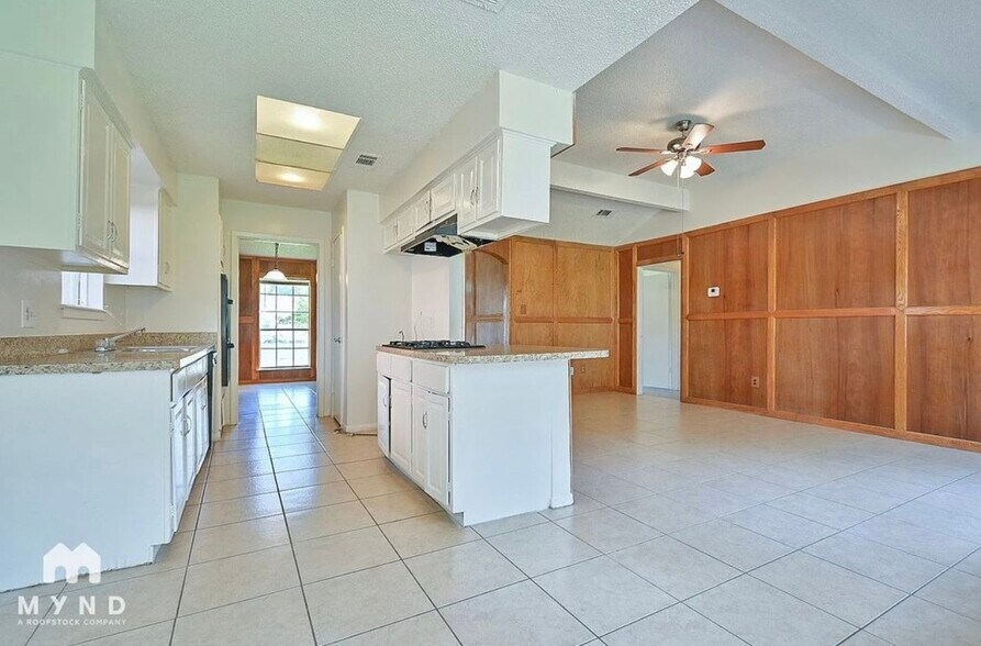 Kitchen View - 712 Meadowglen Dr