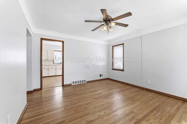 Building Photo - 2119 Moran Ave