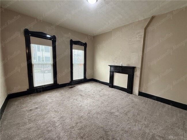 Building Photo - 227 James St