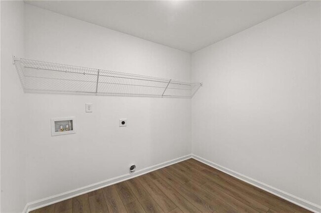 Building Photo - 204 Silverleaf Trl