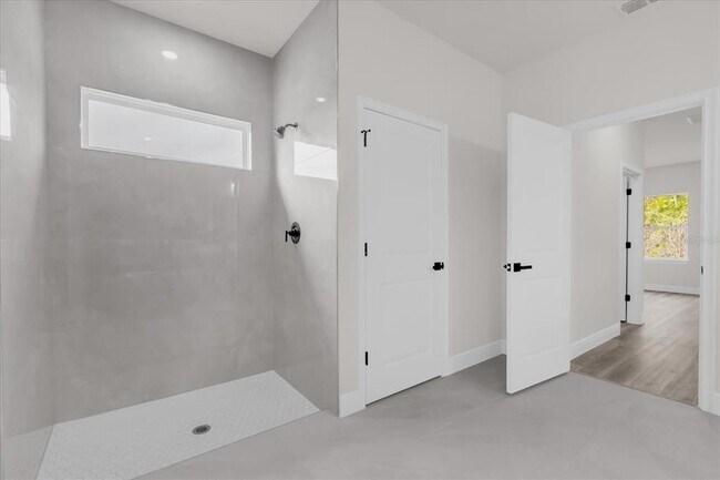 Building Photo - 452 Marion Oaks Dr